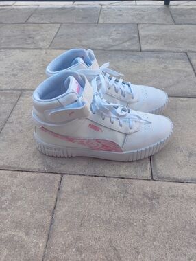 Puma White Mid-Top Sneakers with Pink Marbled Stripe